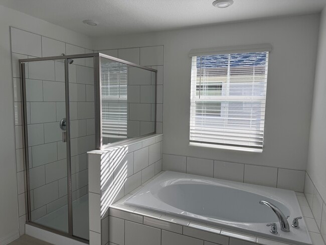 Building Photo - 10837 Littleton Isle Dr