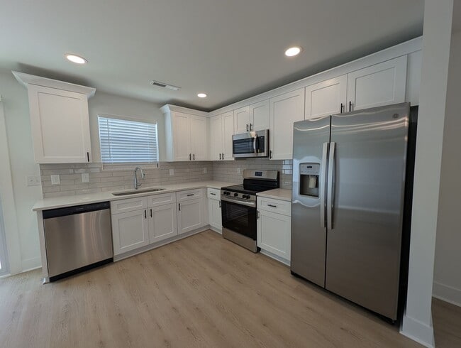 Building Photo - Newly built 2 story, 3 bedroom, 2.5 bath duplex located in Kannapolis!