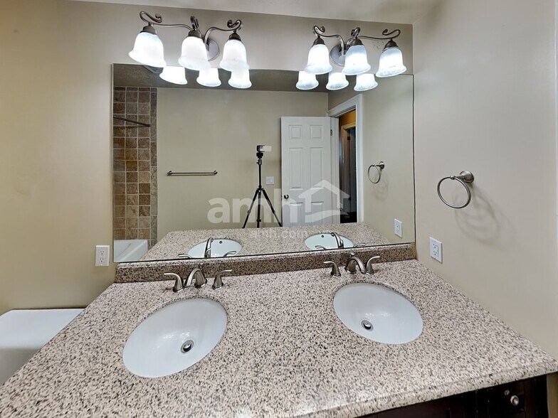 Building Photo - 1283 N 2525 W