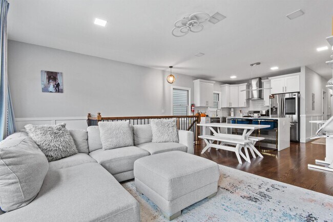 Primary Photo - 114 Bleecker St