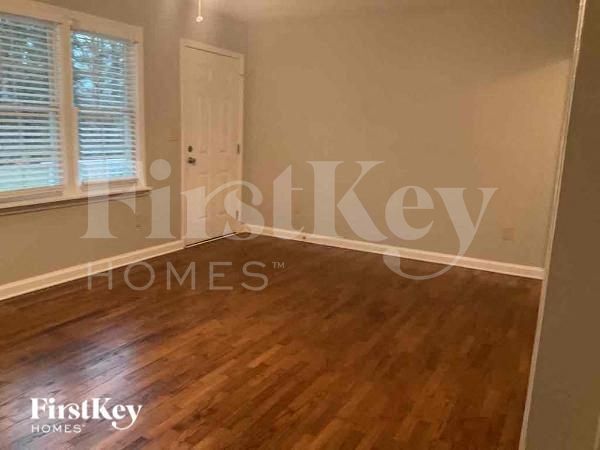 Building Photo - 6064 Blackhawk Trail SE