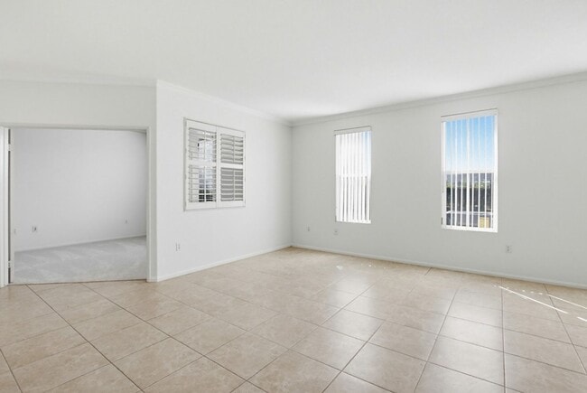 Building Photo - Single Level Condo - 2 Bedroom + Den With Views in Sabre Springs