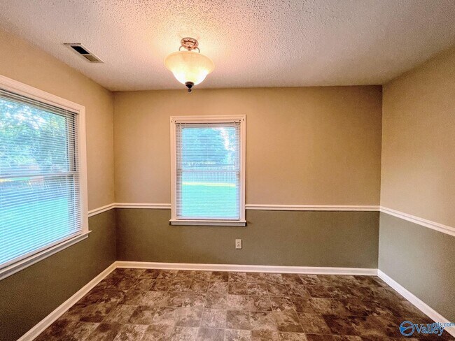 Building Photo - 104 Shaverlee Ct