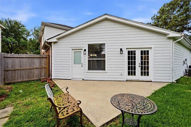 Building Photo - 3711 Slocom Dr