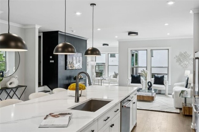 Building Photo - 2090 Emmet Pk Ln