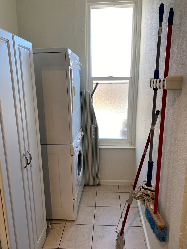 Building Photo - 3546 Lipan St