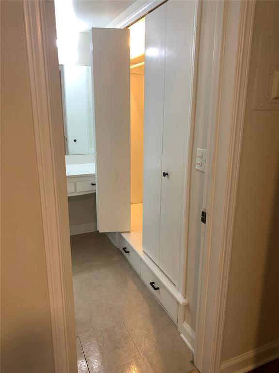 Building Photo - 2419 N Harvey Ave