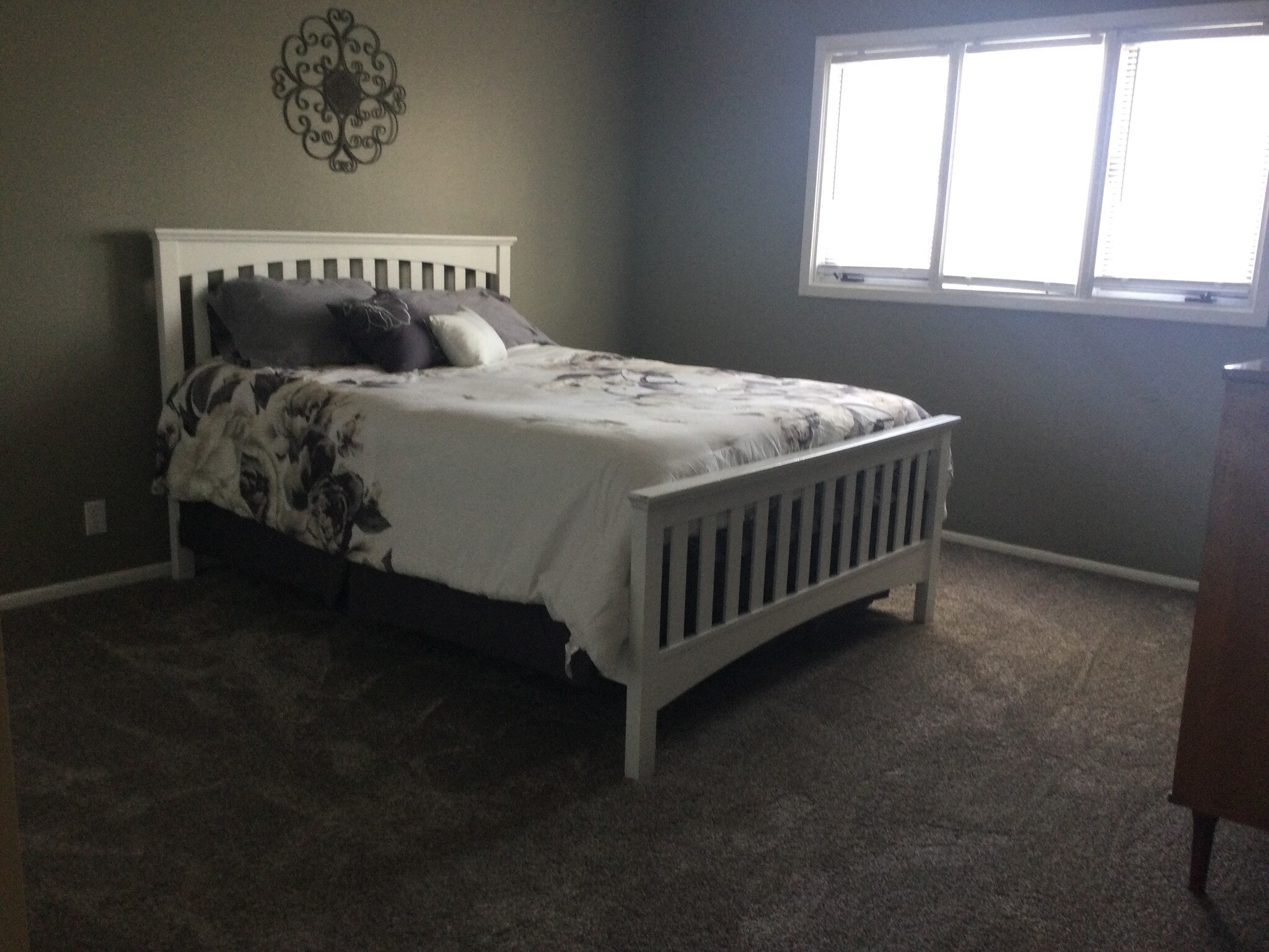 Building Photo - 1420 Sierra Dr NE