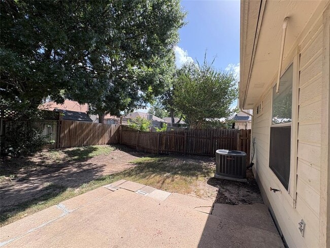 Building Photo - 2405 Wisteria Way