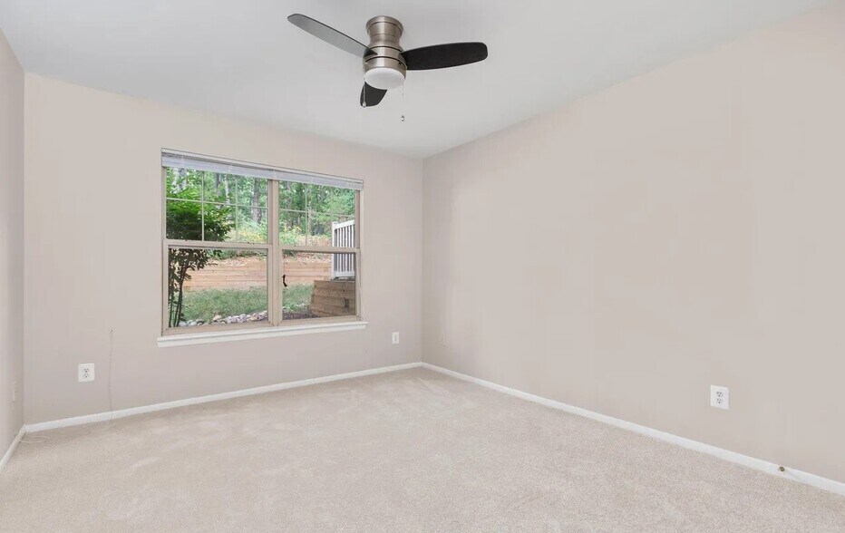 Building Photo - 1706 Ascot Way