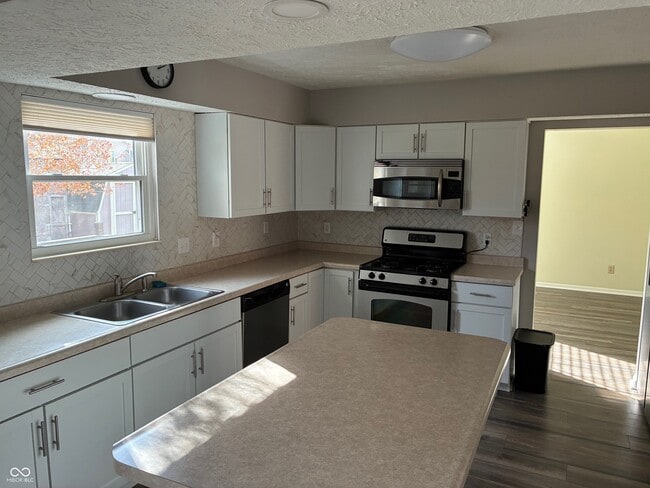 Building Photo - 7687 Madden Ln