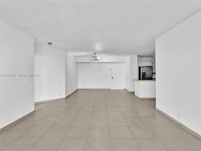 Building Photo - 3530 Mystic Pointe Dr