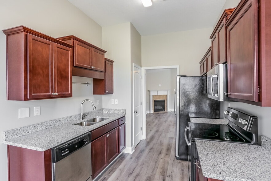 Building Photo - 3242 Earlcastle Dr