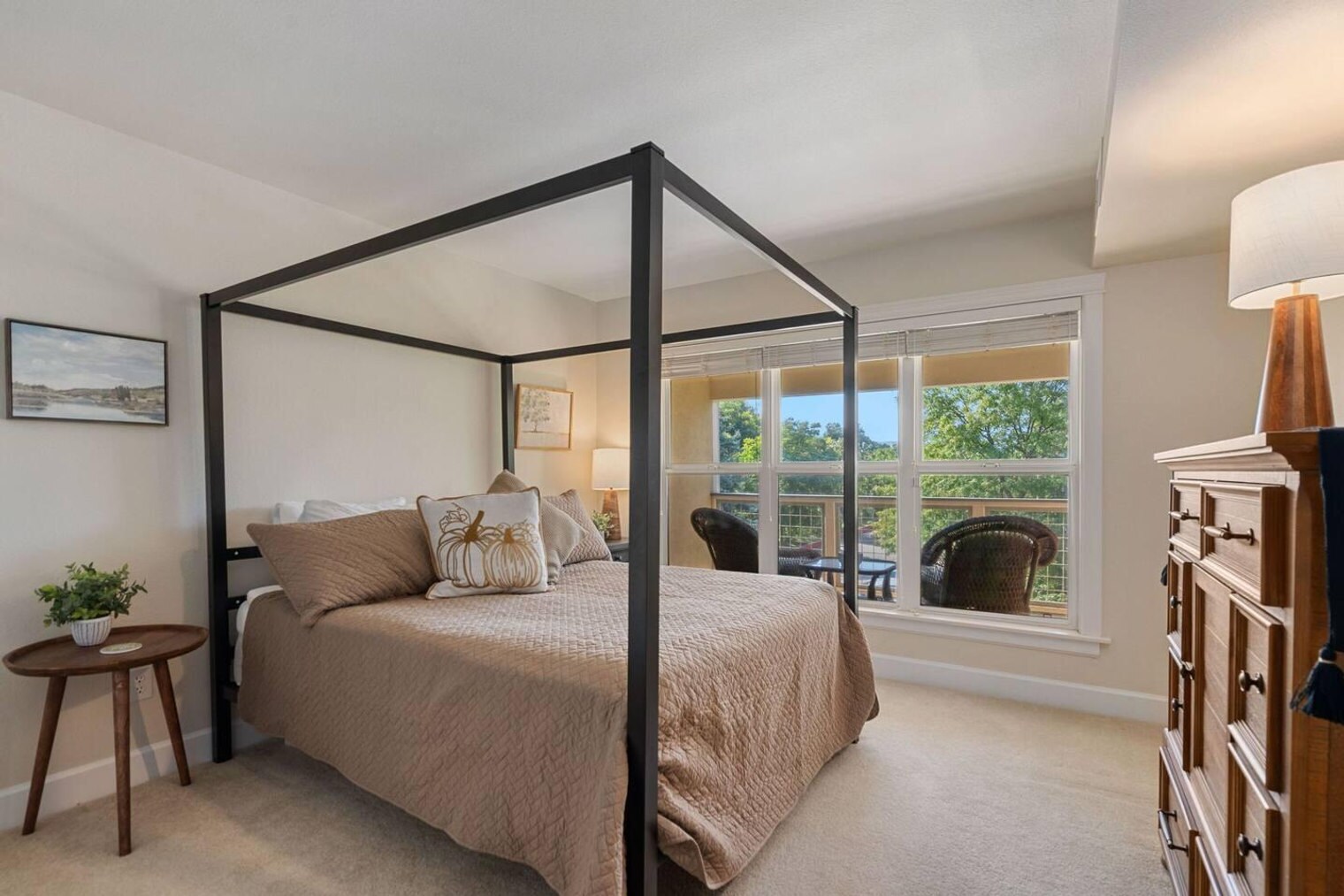 Building Photo - 330 N Howes St