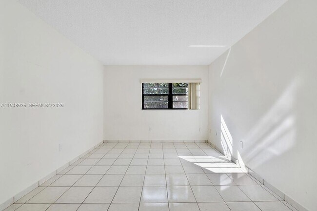 Building Photo - 995 SW 84th Ave