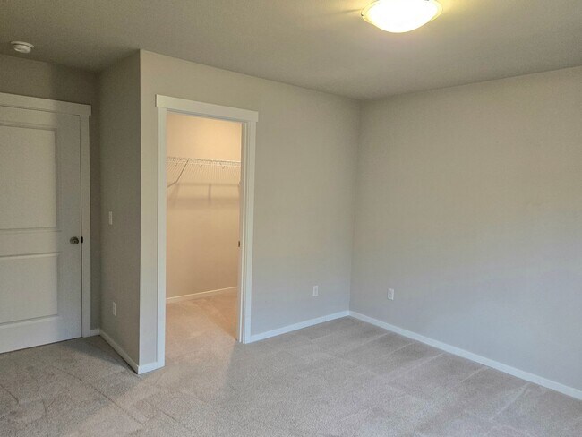 Building Photo - 3 Bedroom 2.5 Bath Home in Stanwood - Pet Friendly!