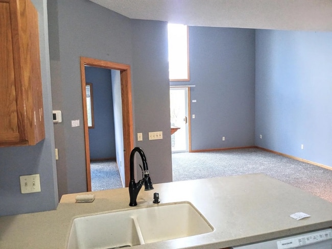 Building Photo - 670 Kingfisher Ln