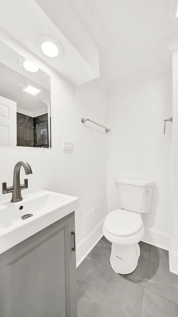 Building Photo - 2452 W 46th Pl