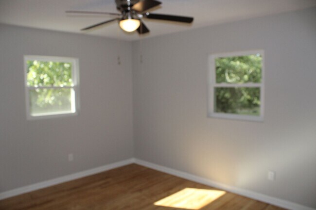 Building Photo - 3 Bedroom 2 Bath W/ Bonus Room In Augusta!