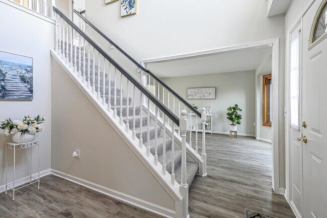 Building Photo - 2400 Rockport Ct