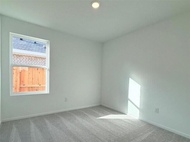 Building Photo - 6818 Eastern Cottonwood Ln