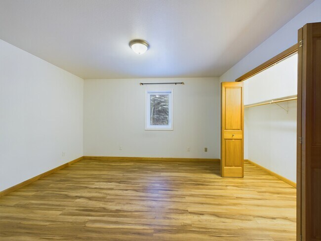 Building Photo - 3380 Venus Dr