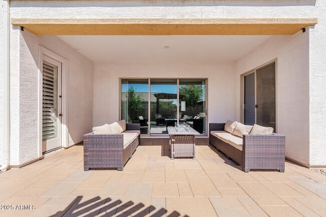 Building Photo - 3615 E Cassia Ln