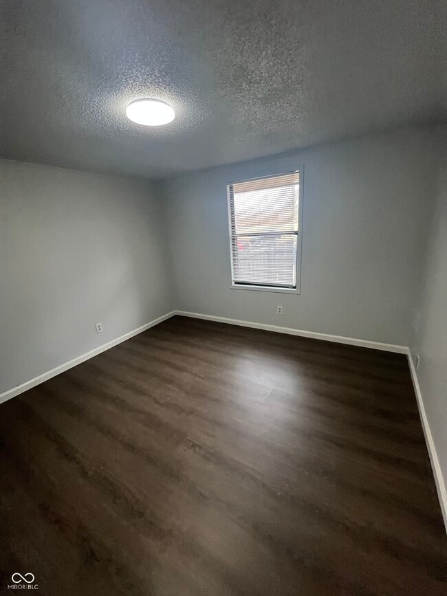 Building Photo - 2000 Indianapolis Rd