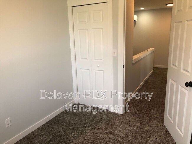 Building Photo - 1396 Kimber Ct