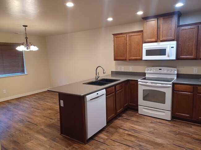 Building Photo - 1159 W 100 S