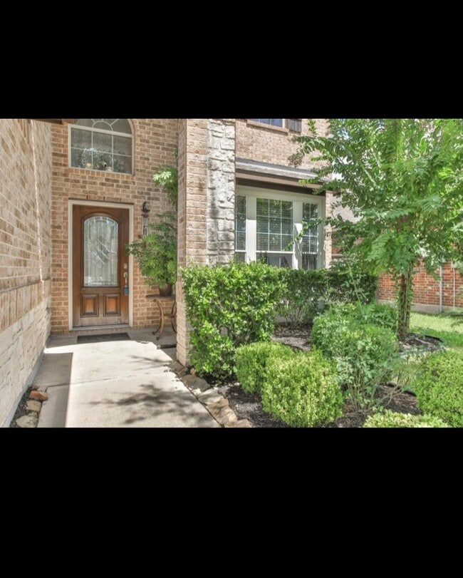 Building Photo - 24526 Avellino Ct