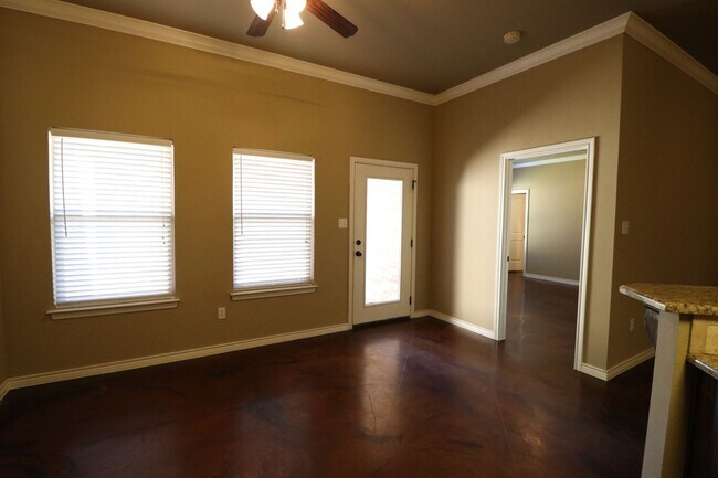 Building Photo - Stoneridge 502
