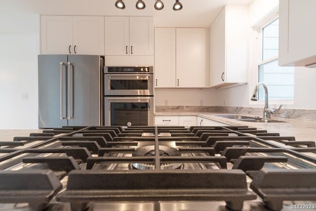 Building Photo - 2bd/1ba/2 parking townhome in Makakilo Hale 1
