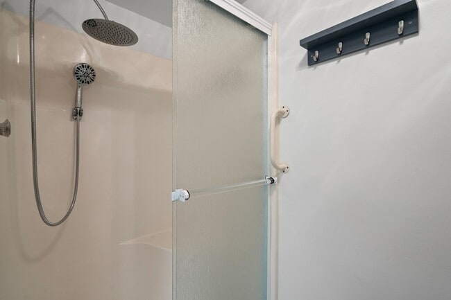 Building Photo - 6165 S Mirror Lake Dr