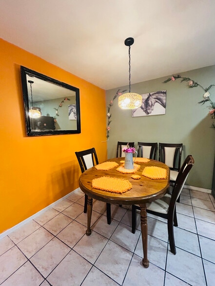 Building Photo - 8871 Belmont St