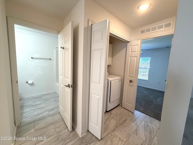 Building Photo - 160 Eureka Ave NE