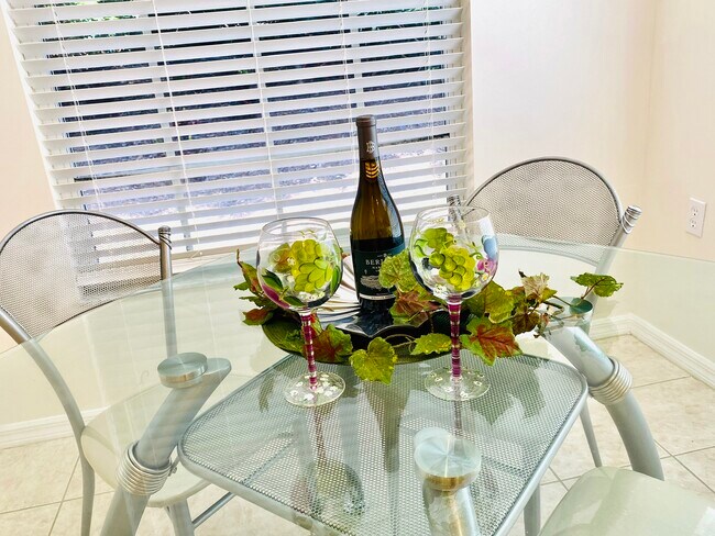 Building Photo - 2200 Arielle Dr