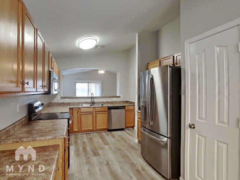 Building Photo - 2922 W Jasper Butte Dr