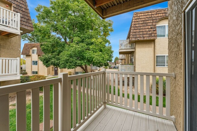 Building Photo - Charming 2BR Condo in Denver