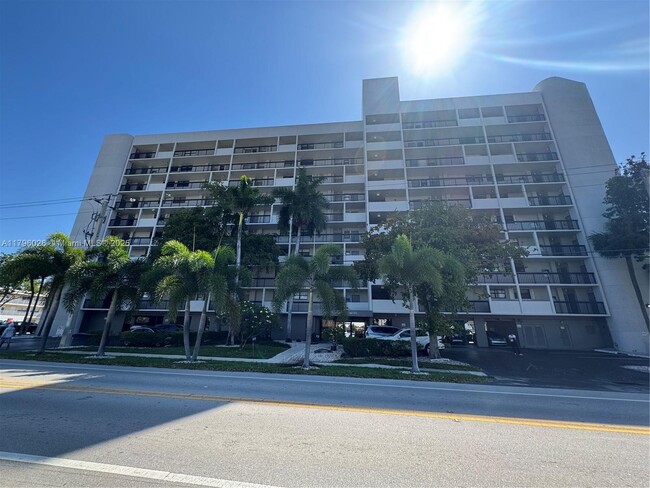 Primary Photo - 4800 Bayview Dr
