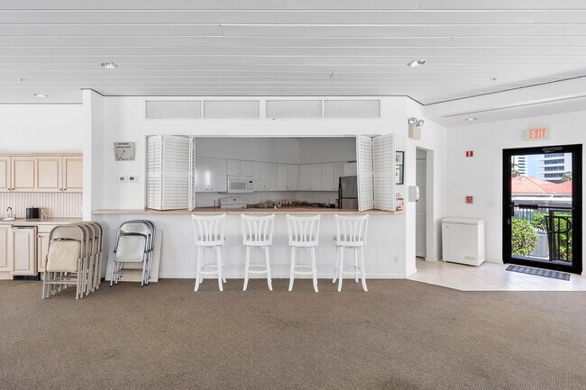 Building Photo - 5460 N Ocean Dr