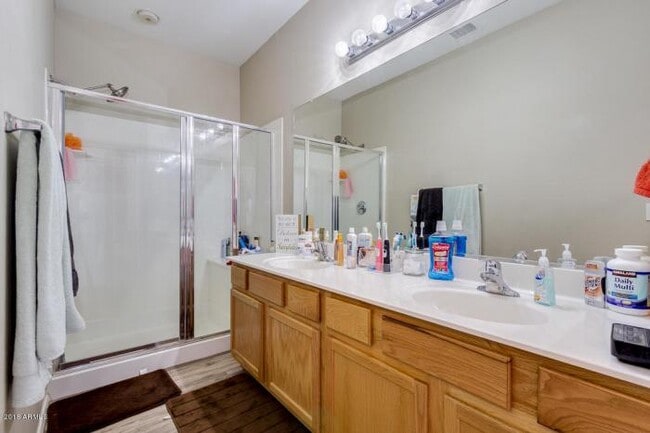 Building Photo - 3 bedroom in Mesa AZ 85209