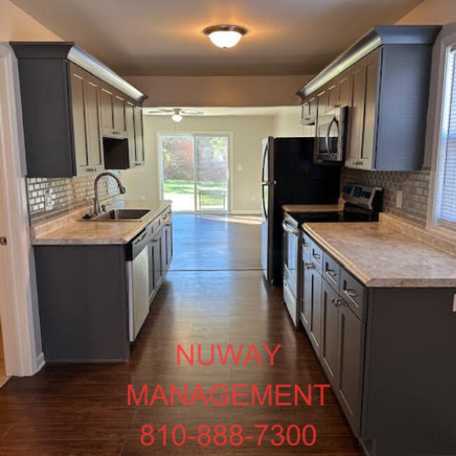 Building Photo - AVAILABLE NOW - 3 bedroom house in Grand B...