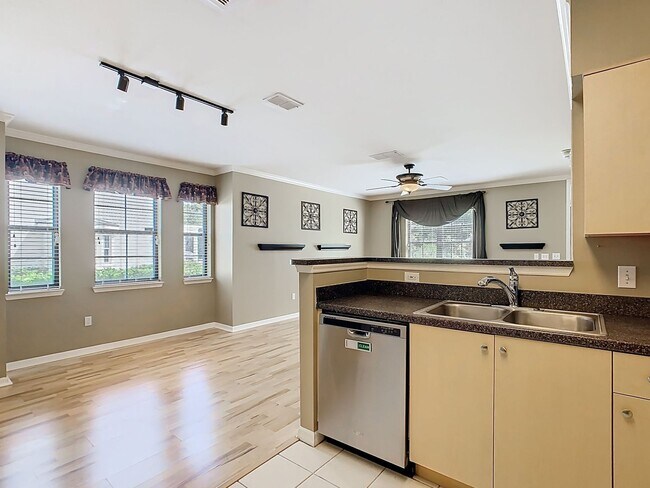Building Photo - 2 Bedroom 2 Bathroom Townhome is Siena at ...