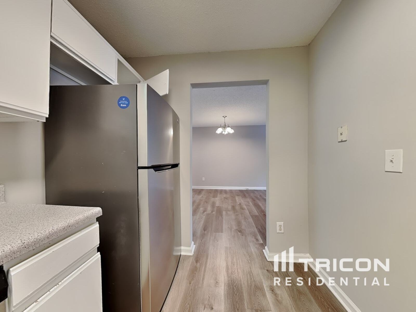 Building Photo - 372 River Trace Dr