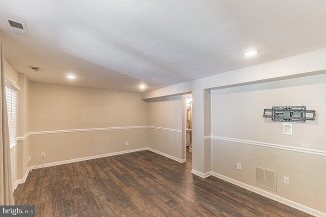 Building Photo - 1518 Poplar Grove Dr