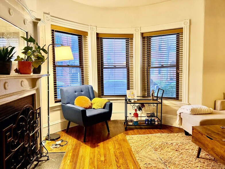 Building Photo - 48 Saint Germain St