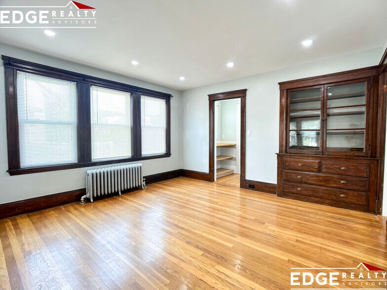 Building Photo - 40 Beacon Park