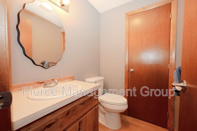 Building Photo - 9 Savage Ct