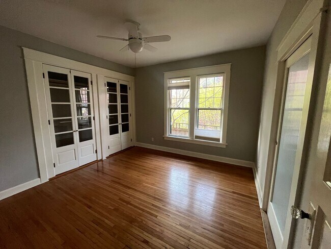 Building Photo - 710 S Fess Ave